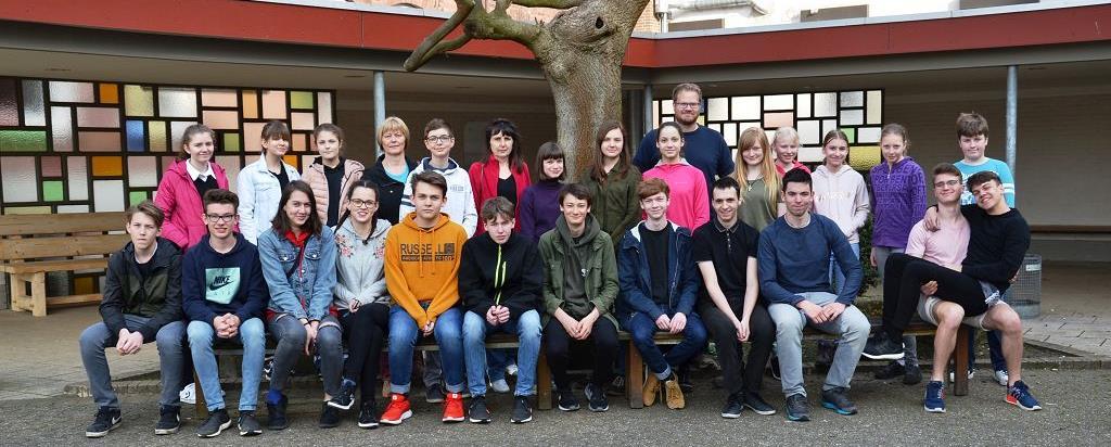 Tschechische Gäste an unserer Schule 24 Schülerinnen und Schüler der Jaroslava Heyrovskova-Schule aus Prag waren in der Zeit vom 06. bis zum 13.