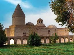 Bolo Chaus Moschee (1712) diente als Hauptmoschee und Freitagsmoschee, da sie vorwiegend dem Hof des Emirs zur
