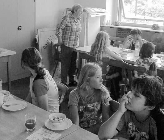 19 Meister auf 2 Rädern am 30.08.2010 Trotz schlechtem Wetter fanden sich 19 Kinder zum 2. Ferienprogramm der Landfrauen an der Schwarzbachhalle ein.