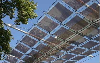 Bildmaterial: BU: Das aktive Material der Photovoltaikzelle, das BELECTRIC OPV unter dem Namen Solarte anbietet, zeichnet sich durch Gestaltungsfreiheit