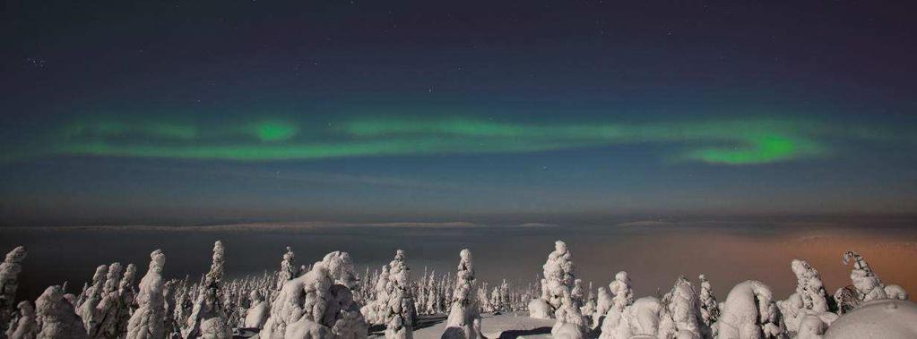 Polarlichter: Alte Märchen sagen, dass das Polarlicht erzeugt wird von einem laufenden Fuchs, der mit seinem Schwanz über die Fjells und den Himmelsrand wedelt.