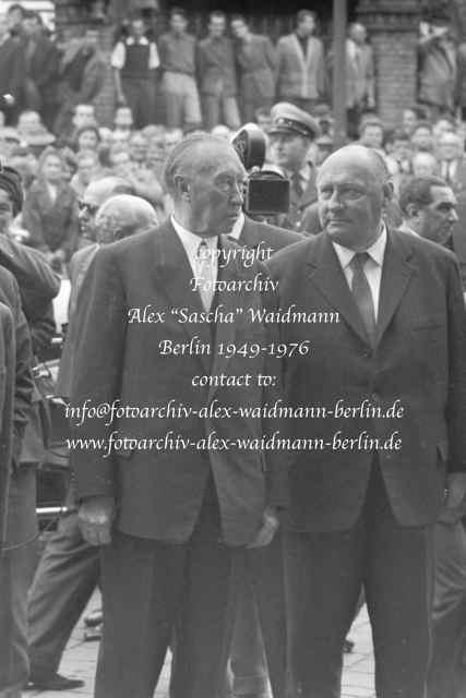 (2)b1631-b1686/b1677/16 Berlin Besuch von Bundeskanzler Konrad Adenauer am 08.05.