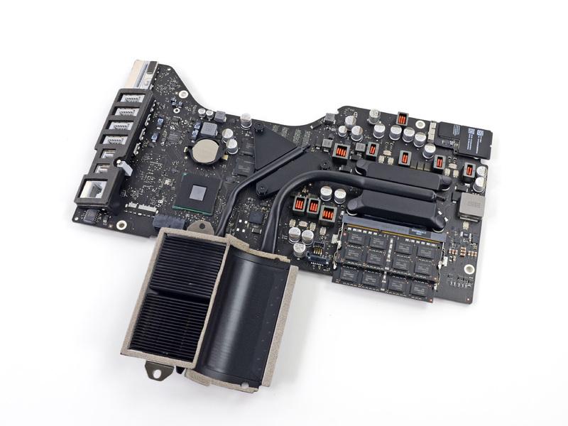 jeder Seite des RAM To reassemble your device, follow these instructions in