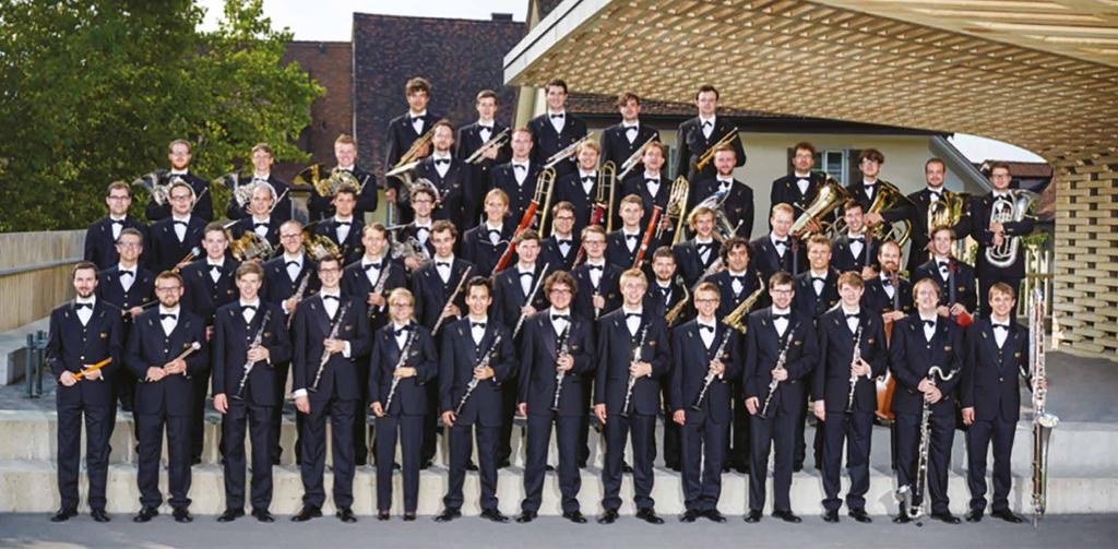SYMPHONISCHES BLASORCHESTER SCHWEIZER ARMEESPIEL Das Symphonische Blasorchester Schweizer Armeespiel gehört international zu den gefragtesten