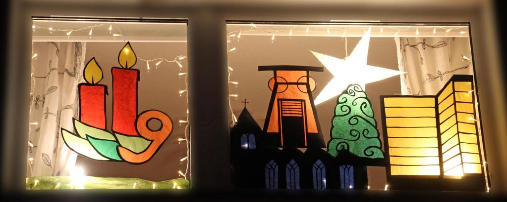 Dieses Fenster zeigt den 2. Advent mit Motiven, die jeder Essener kennt.