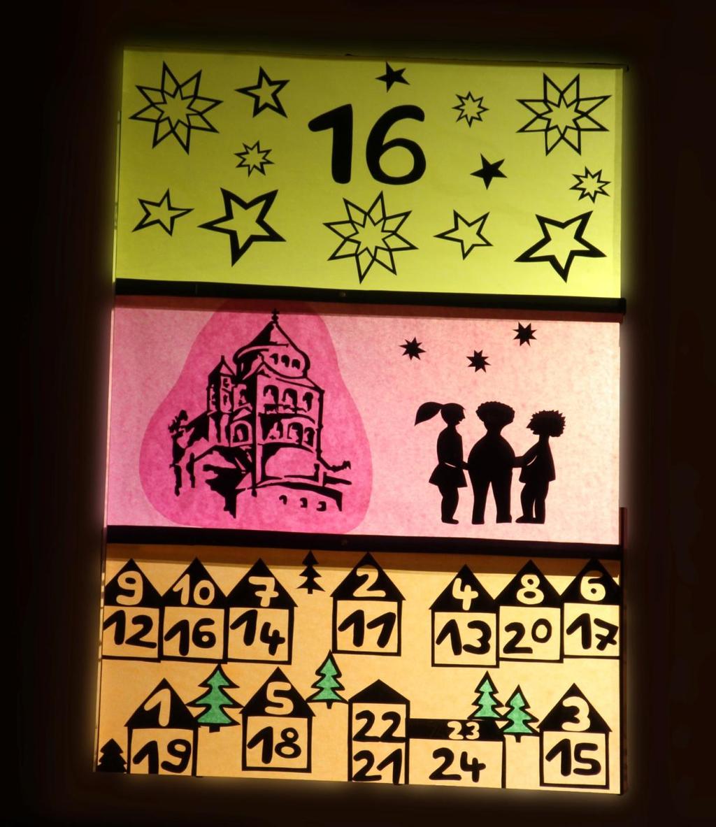 Familie Scheffel Diese Fenster finde ich wunderbar, Denn es stellt unseren begehbaren Adventsweg dar.