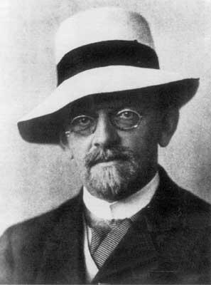 David Hilbert (1900) Diese Überzeugung von der Lösbarkeit eines jeden mathematischen Problems ist uns ein kräftiger Ansporn während der Arbeit; wir haben in uns den steten Zuruf: Da