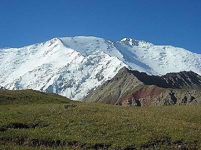 10.Tag: Pik Lenin Basislager Sary Tash F/M/A Gästehaus Heute fahren wir weiter durch das Pamir Alai Tal und