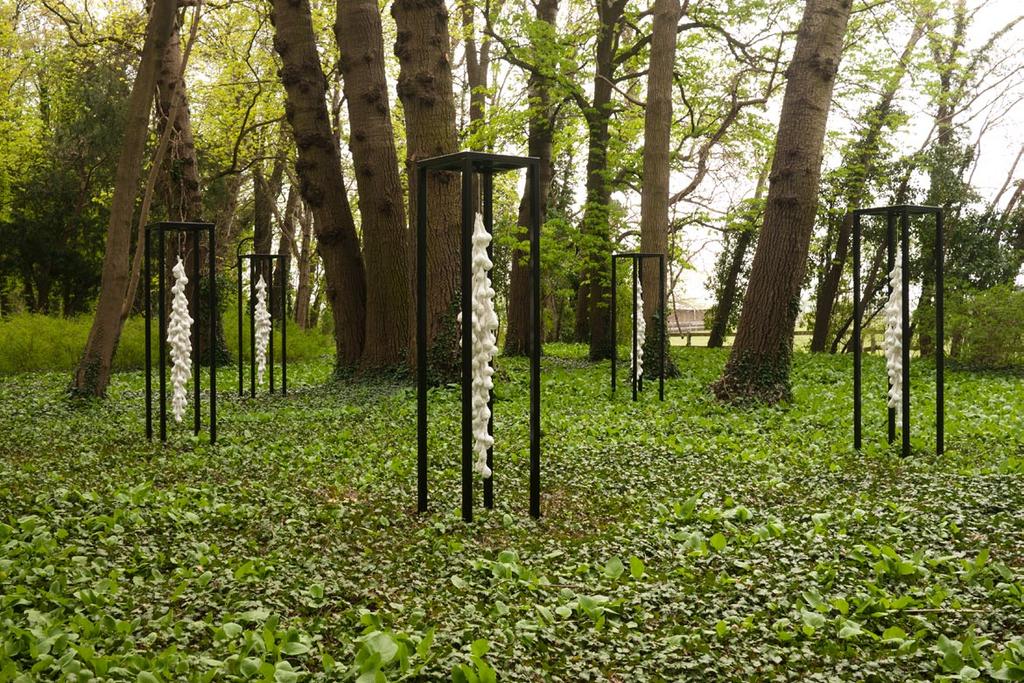 Land Art Schlosspark Wagenitz renmen-ensemble (outdoor), lackierter Stahl,
