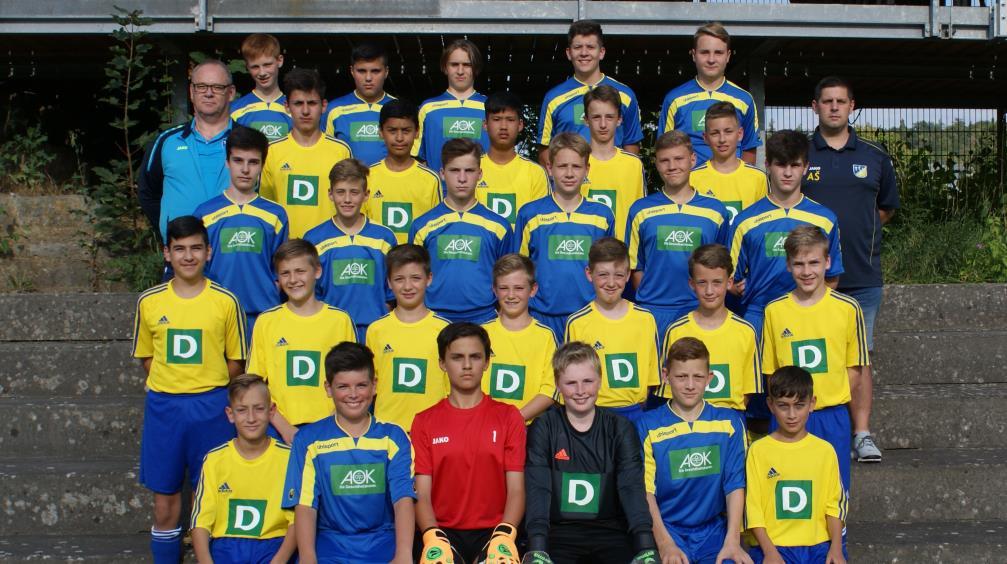 C-Junioren Jahrgang 2004+2005 Wir sind die C Junioren des TSV Ehningen, bestehend aus einem 31 Spieler umfassenden Kader, verteilt auf die Jahrgänge 2004/ 05 und 06.