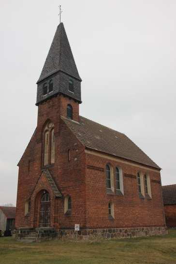 Dorfkirche des Monats Juni 2015 - Lühnsdorf (PM) Der Ort Lühnsdorf (Landkreis Potsdam-Mittelmark), seit 1973 in die Stadt Niemegk eingemeindet, liegt umgeben von sanften Hügeln am Rande des