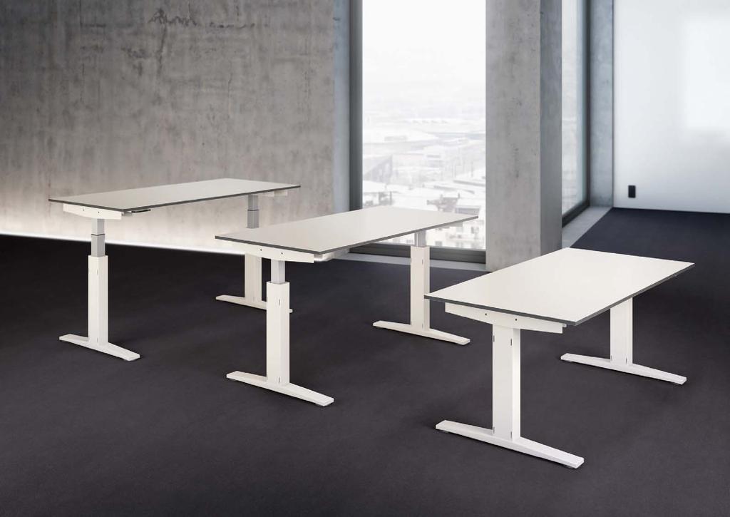 line desk mit T-Fuss: die grosse Freiheit line desk mit T-Fuss hat drei Varianten im Angebot: elektronisch höhen verstellbare Sitz-/Steh tische, Tische mit Raster höhen verstellung und mit fixer Höhe.