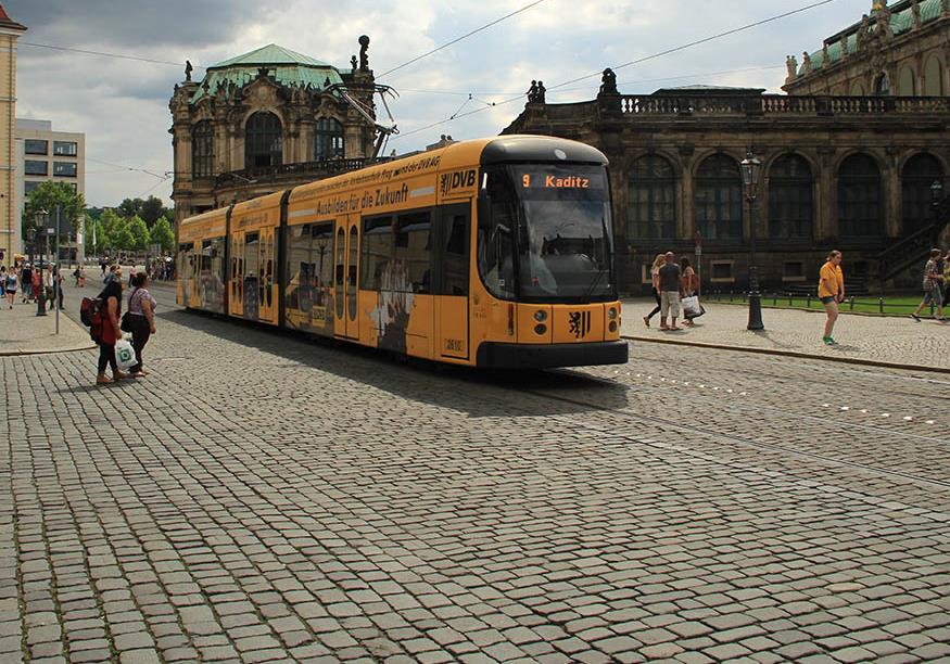 Exkurs ÖPNV Dresdener Verkehrsbetriebe AG (DVB) Erzielte Einsatzeffekte Pünktlichkeit +7% Energieeinsparung bis zu -21% (gemessen am Fahrzeugverbrauch) Durchschnittliche Verbesserung der