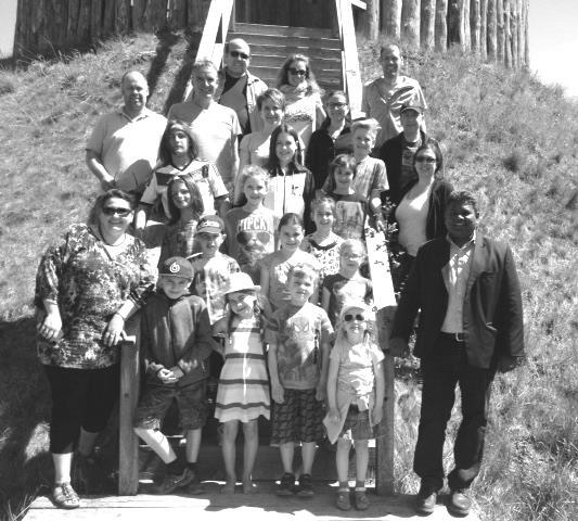 Kommunionausflug in den Geschichtspark nach Bärnau: Am Samstag, den 7. Mai machten unsere Kommunionkinder gemeinsam mit ihren Familien und Pfr. Yesu einen Ausflug in den Geschichtspark nach Bärnau.