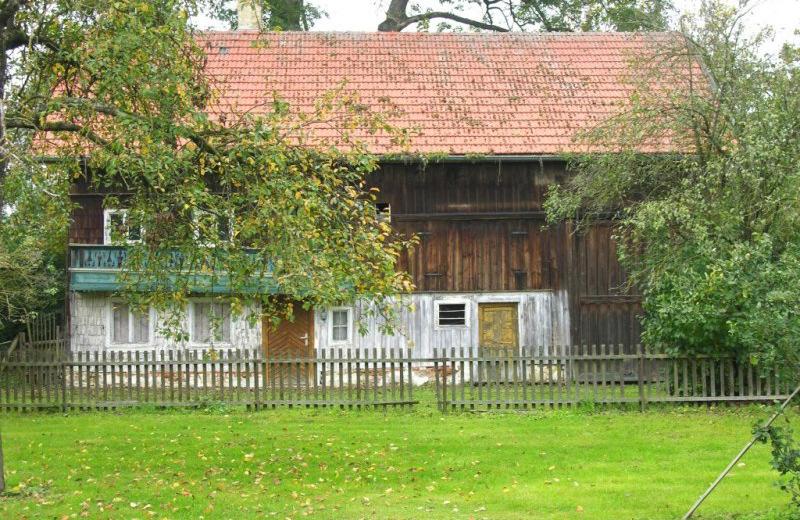 Exposé Bauernhaus 94428 Eichendorf Hütt 5 Eigentümer des Anwesens (EdA) Ansprechpartner: