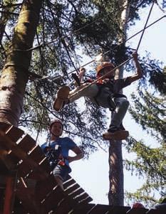 16 Jugend Jugend 17 Ausflug der Konfirmierten zum Kletterwald Bergtour der Jugend Am 30.