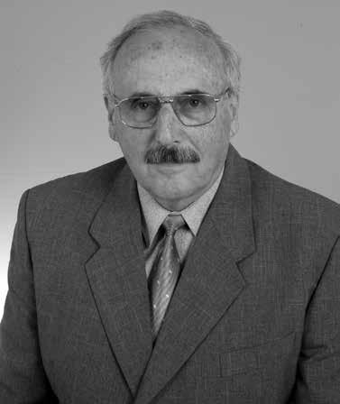 Mgr. Július Morávek stál pri zrode Inštitútu vzdelávania v Šali-Veči v roku 1993 Mgr. Július Morávek sa stal v roku 1976 riaditeľom Strednej priemyselnej školy chemickej v Šali.