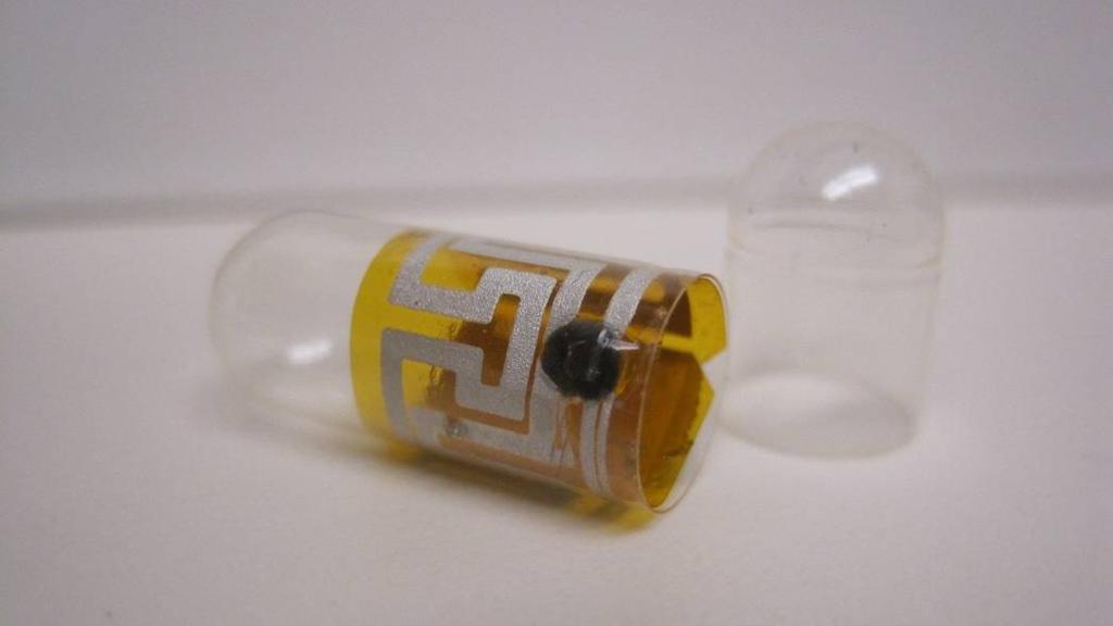 DIGITALE TABLETTE ÜBERWACHT DIE EINNAHME Das Brigham and Women s Hospital in Boston testet eine mit Sensoren versehene Tablette, die die Einnahme von Opioiden überwacht.