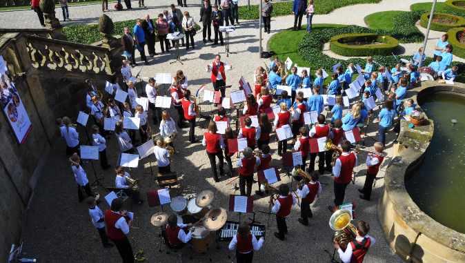 Orchesterformationen, die anlässlich der Tagung der CSU-Fraktion im Bayerischen Landtag den Abgeordneten auf Kloster Banz ein Ständchen brachten.