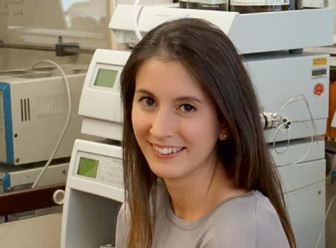Julia Bartl Julia Bartl, geboren 1991, ist Diplom-Chemikerin mit Abschluss an der TU Kaiserslautern, wo sie seit November 2015 im Fachbereich Organische Chemie promoviert.