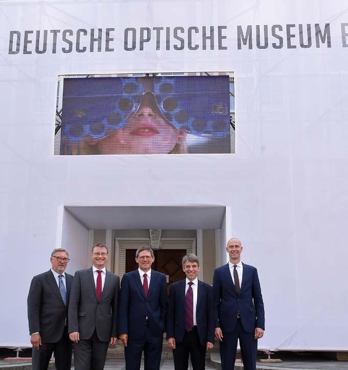 Dezember 2016 konnte Minister Wolfgang Tiefensee, Mitglied der Stiftungsverwaltung der Carl-Zeiss- Stiftung, die Förderzusage an den Vorstandsvorsitzenden des Beutenberg-Campus Jena e.v., Prof.