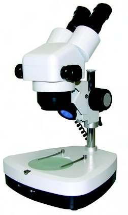 zoom-microscope Stereokopf mit hochwertiger Optik Okular Weitfeld 10x Stativ mit Feineinstellung Stromversorgung 230 V / 50Hz high quality optic eyepiece 10x stand with fine adjustment power supply