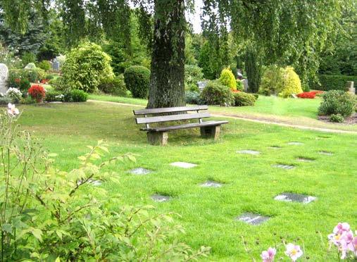 Pflegegrabstätten Pflegegrabstätten haben den Vorteil, dass Sie Ihre Grabstätte nicht selbst pflegen müssen, denn dies wird von unseren Friedhofsgärtnerinnen und Friedhofsgärtnern übernommen.