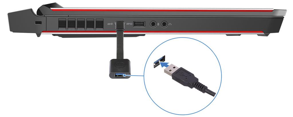 6 Schließen Sie einen USB Typ C- bis Typ A-Dongle an den USB 3.1 Gen 2- Anschluss (Typ C) an der linken Seite Ihres Computers an.