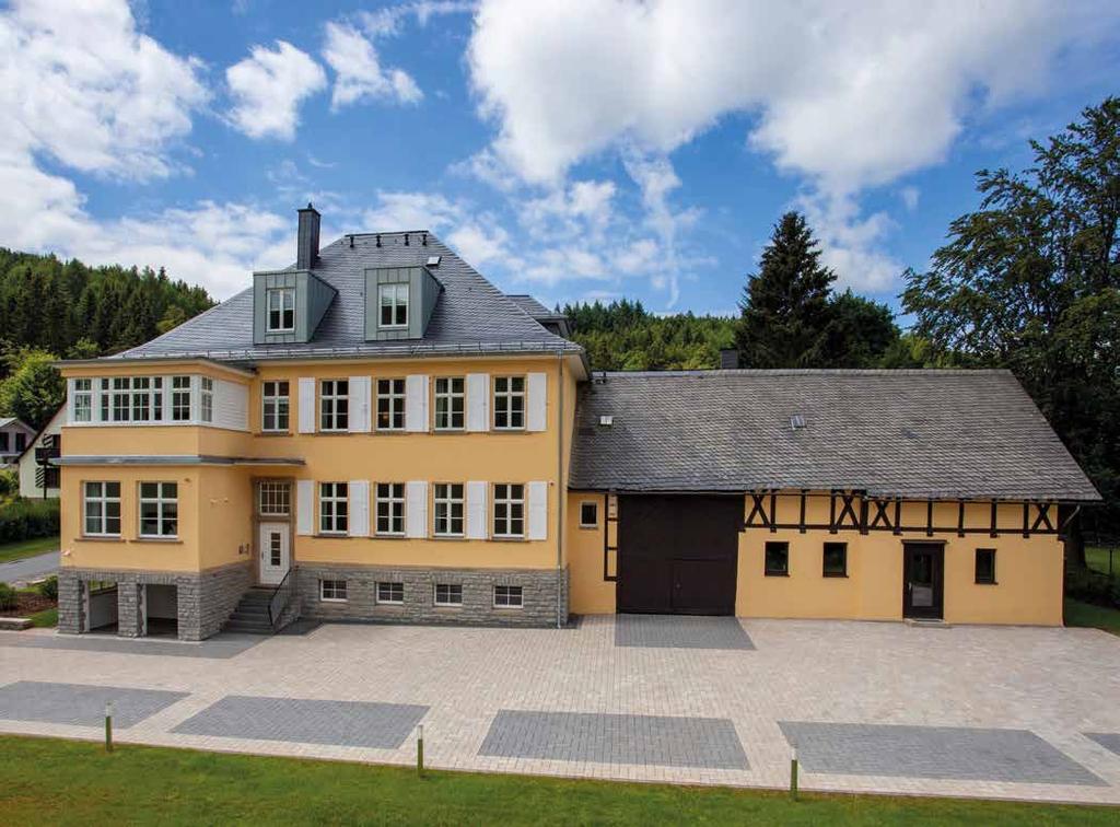 REFERENZOBJEKTE Residenz Itterbach, Willingen Modernes Wohnen trifft klassische Schönheit Klassischer Charme gepaart mit modernem