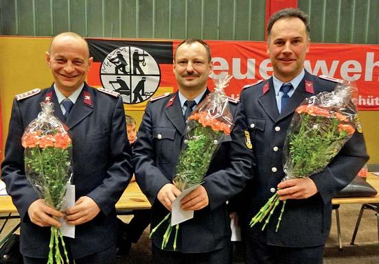 Für ihr 30-jähriges Dienstjubiläum geehrt wurden Roland Höhn (links) aus Arnsdorf und Steffen Rohrbeck aus obendorf sowie