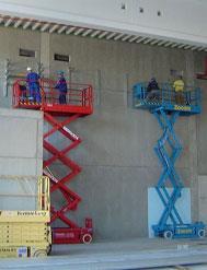 Leitern, Gerüste und Hubarbeitsbühnen Nur für die jeweiligen Arbeiten geeignete Gerüste, Hubarbeitsbühnen oder Leitern benutzen Einsatzgrenzen berücksichtigen.