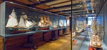 Nach aufwändigen Restaurierungsarbeiten kann die Dreimastbark besichtigt werden: Die Besucher erhalten auf dem Museumsschiff interessante Einblicke in die Schifffahrt der letzten 100 Jahre und in