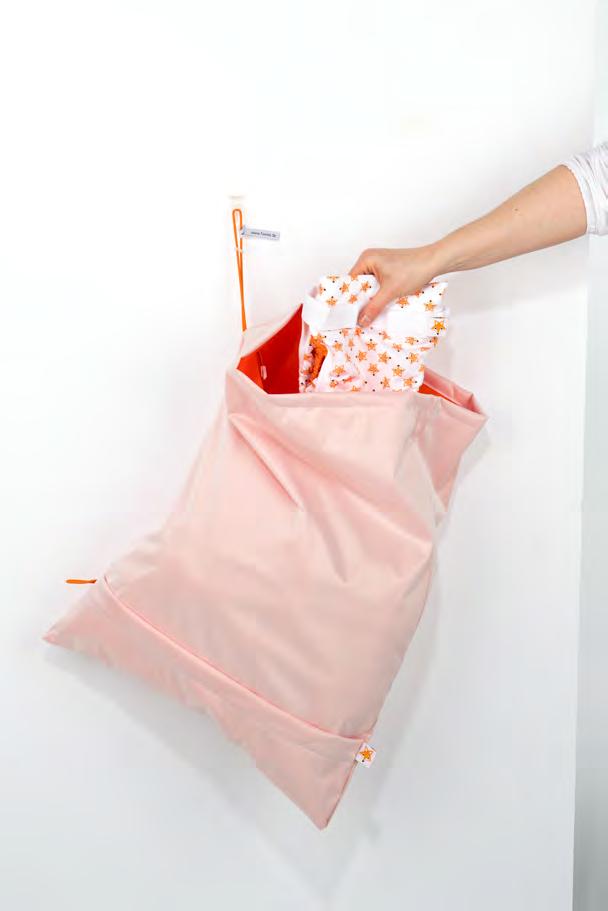 Windelbeutel (oft auch als "wetbag" bezeichnet). Pendant zum Waschsack für unterwegs. kommt direkt in den Waschsack oder in die Waschmaschine, da auch selbstentleerend.