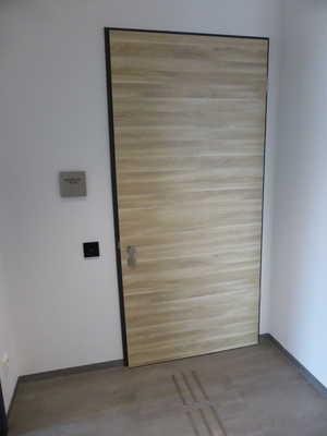 Tür Tür zum Seminarraum 1 Lichte Breite des Durchgangs: 119 cm Art der Tür / des Durchgangs: Einflügel Die Tür wird mit
