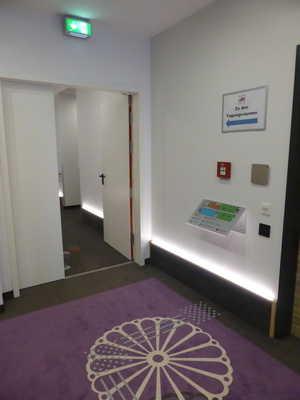 Flur/Weg/Gang innen von Aufzug zum Zimmer 314 Weg zum Zimmer 314 Länge