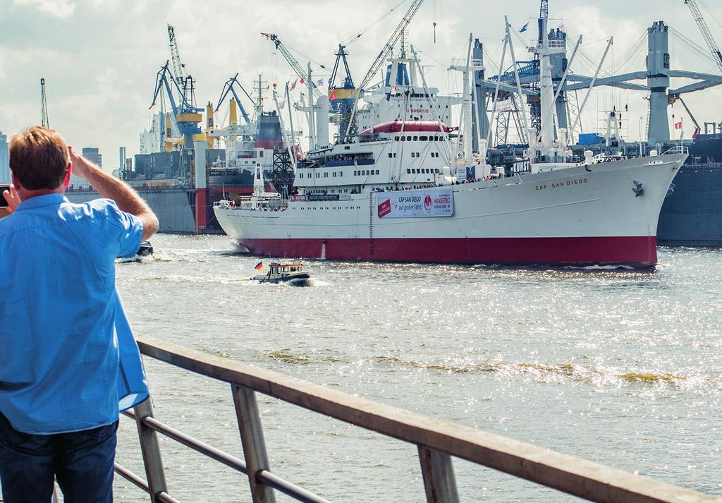 ELBE Fahrten Hamburg Cuxhaven 12. Juli 2019 Wir haben ELBWEH! Lassen Sie sich diese vielseitige Fahrt auf der Elbe nicht entgehen.