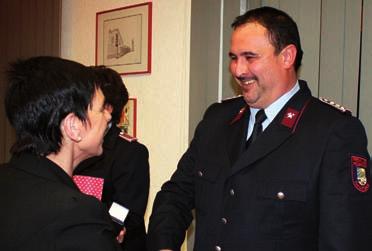 NICHTAMTLICHER TEIL 5 30 langjährig verdiente Feuerwehrangehörige geehrt Jubilare Am 28.