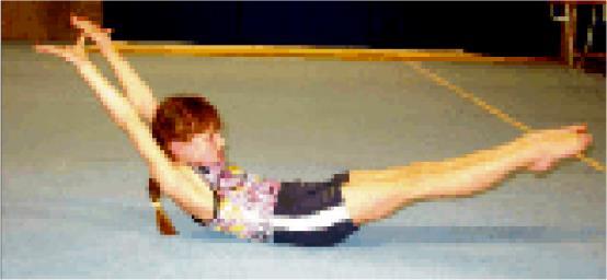 Aufgabe 4 Schiffchen -Halten Ein Kind liegt auf der Turnmatte oder auf einem Bodenläufer in der Rückenlage (Bild 1).