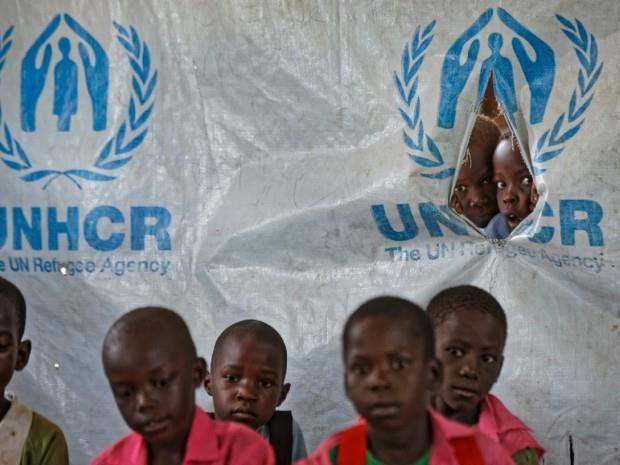 Fluchtmigration international Eine Million südsudanesische Flüchtlinge in Uganda Im Südsudan herrscht seit 2013 Bürgerkrieg.