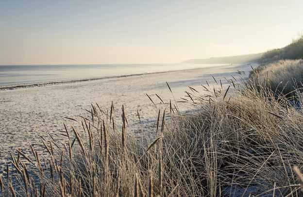 Advent, Advent Gerade in der Vorweihnachtszeit zeigt sich die Ostsee gerne auch mal von ihrer rauen Seite. Es stürmt, es ist eiskalt, aber auch dann macht ein Strandspaziergang ganz viel Spaß.