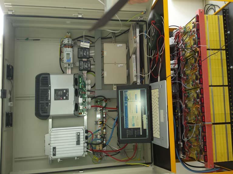 PV Wechselrichter - Batterieeinheit auf dem Mont Soleil (MSE-Diplomarbeit) PV-Maximum Power Tracker Wechselrichter-Einheit zum Testen von Geschäfts-fällen beim Einsatz von