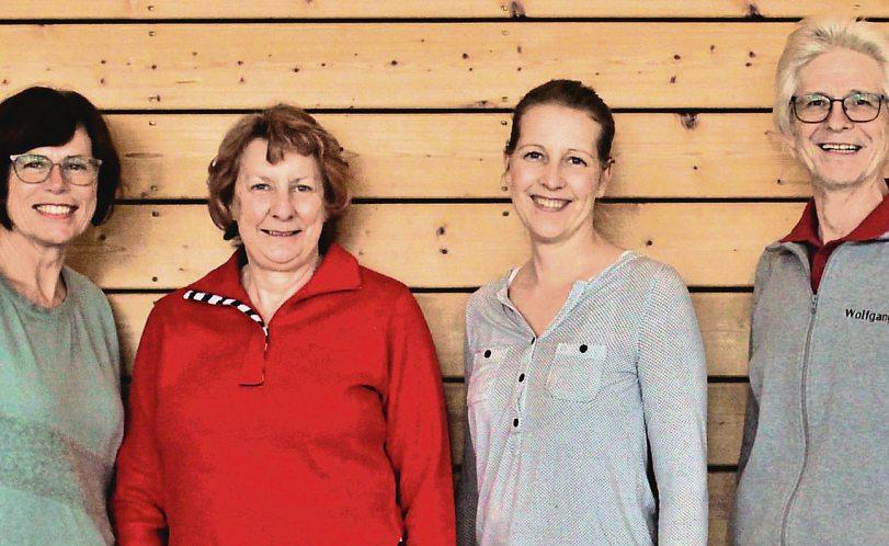 Andrea Mayr (25 Jahre), Anita Britzelmayr (30 Jahre), Hannelore Pfeil (35 Jahre) und Anni Drexl (40 Jahre) konnten für langjährige Mitgliedschaft geehrt werden.