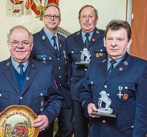 Juli 2017 sieht das Bayerische Feuerwehrgesetz die Möglichkeit eines weiteren Stellvertretenden Kommandanten vor.