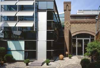 .. Raum für Ihre Veranstaltung Seit 1996 hat sich mit den BALLONI-Hallen in Köln ein multifunktionaler Veranstaltungsort etabliert.