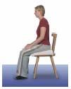 ohne Rückenlehne Im vorderen Bereich der Sitzfläche sitzen Füße unter den Knien fest auf den Boden stellen Sitzhöhe so wählen, dass ungefähr rechter Winkel in den Knien entsteht Das Becken in eine