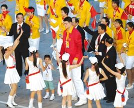 Z účastníkov bolo rekordných vyše 42 percent žien - presne 4637. Olympionici utvorili 43 svetových a 132 olympijských rekordov. Číňania pre nich pripravili veľkolepé športoviská.