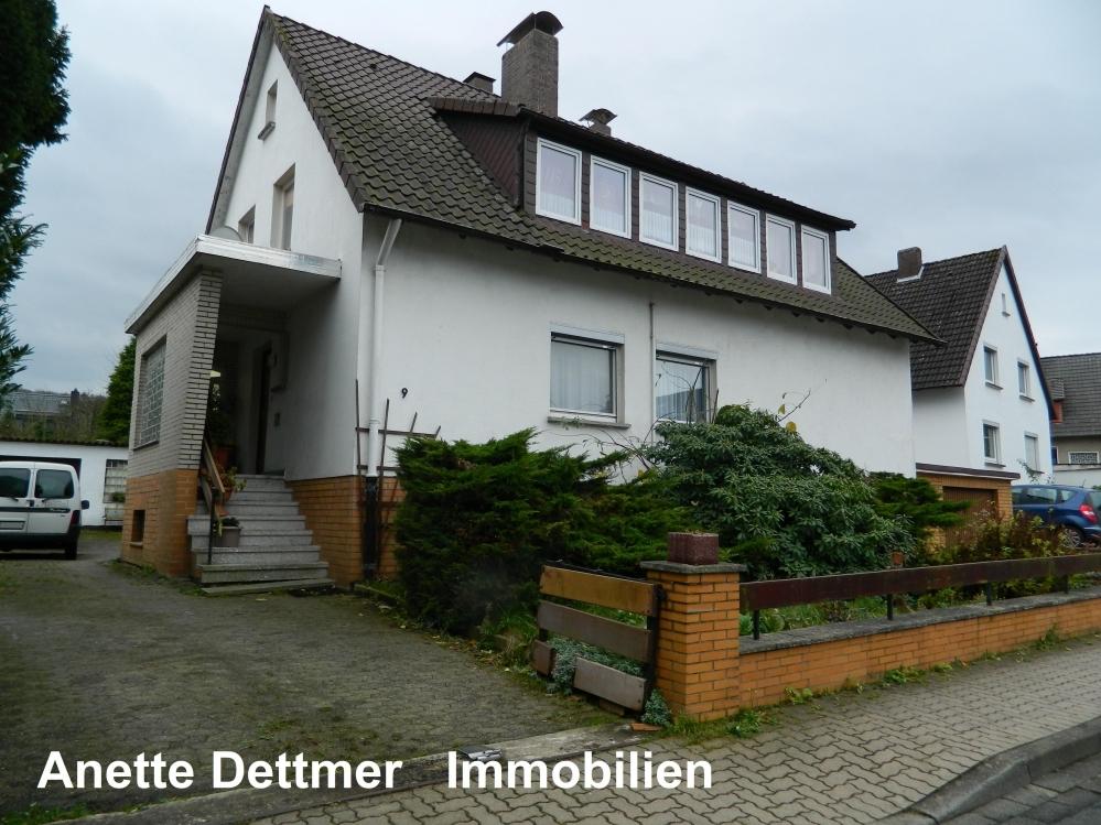 Zweifamilienhaus mit Wintergarten und drei Garagen! 31061 Alfeld (Leine) Details ImmoNr 8 Wohnfläche ca.