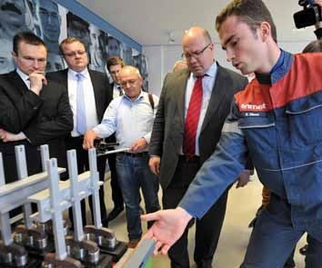 2013 In Harzgerode findet die Freisprechung der Auszubildenden zum Gießerei- und Werkzeugmechaniker statt, die nach dreieinhalb Jahren Ausbildungszeit ihren erfolgreichen Abschluss erlangt haben.