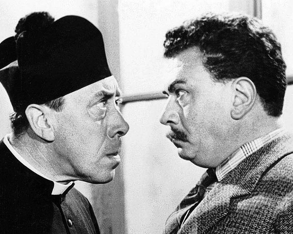 Don Camillo und Peppone zur Kirmes in Großwechsungen Als schlafender Pfarrer im Bademantel von den Kirmesburschen in den Saal und auf die Bühne getragen, holte der so unsanft aus dem Schlaf