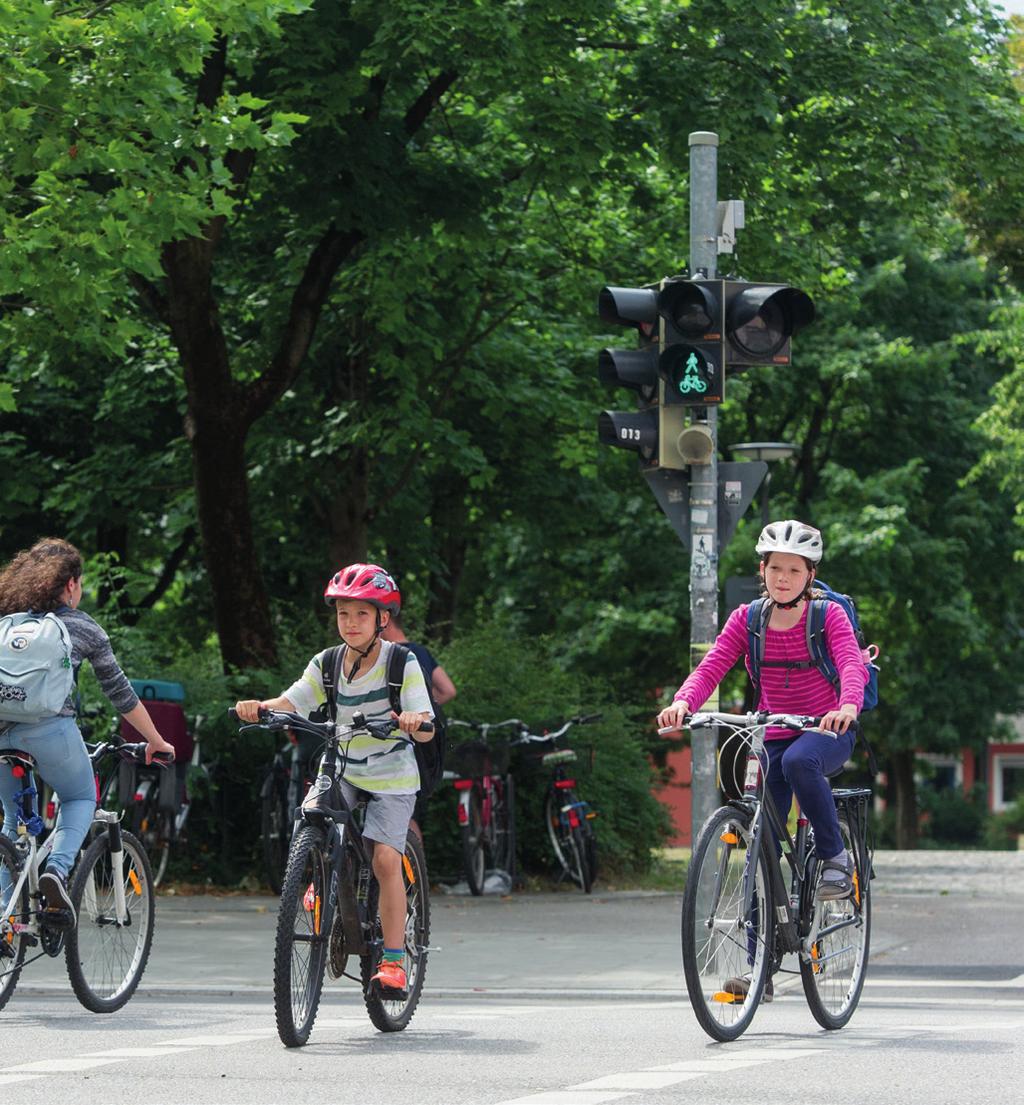 Diese Broschüre der Arbeitsgemeinschaft fahrradfreundliche Kommunen in Bayern e.v. richtet sich an Eltern, Lehrerinnen und Lehrer.